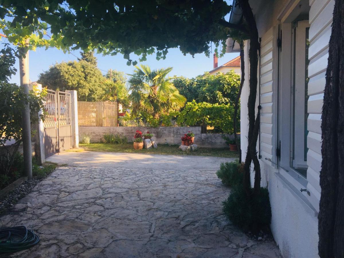 Holiday Home Casa Bianca Sukošan Екстериор снимка